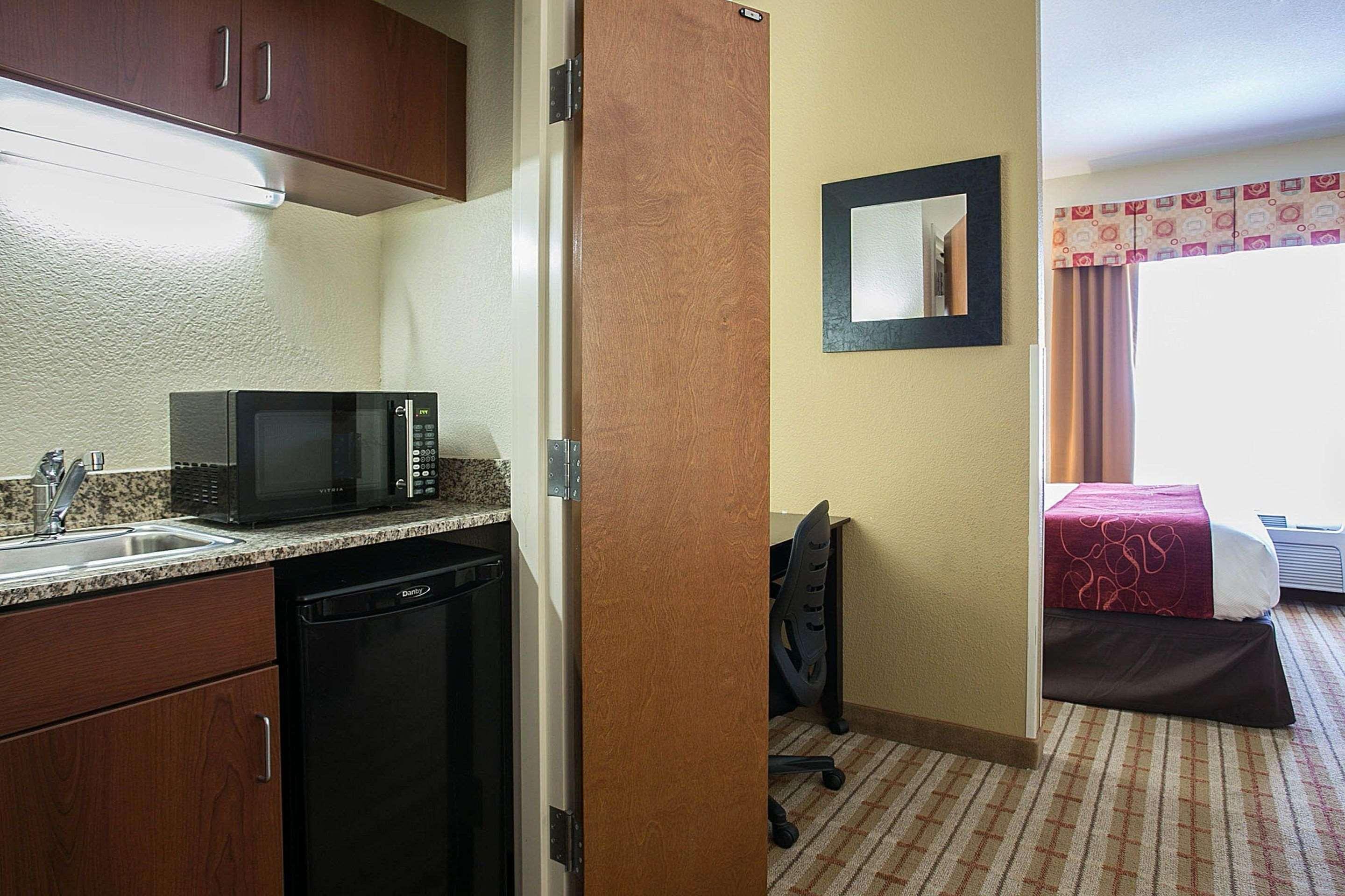 Comfort Suites Augusta Riverwatch Exterior photo